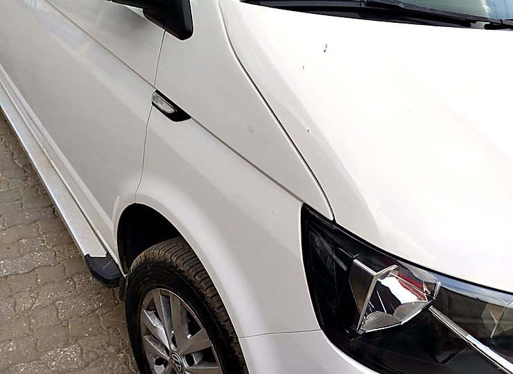Volkswagen Transporter ön bölümü kaporta onarımı sonrası